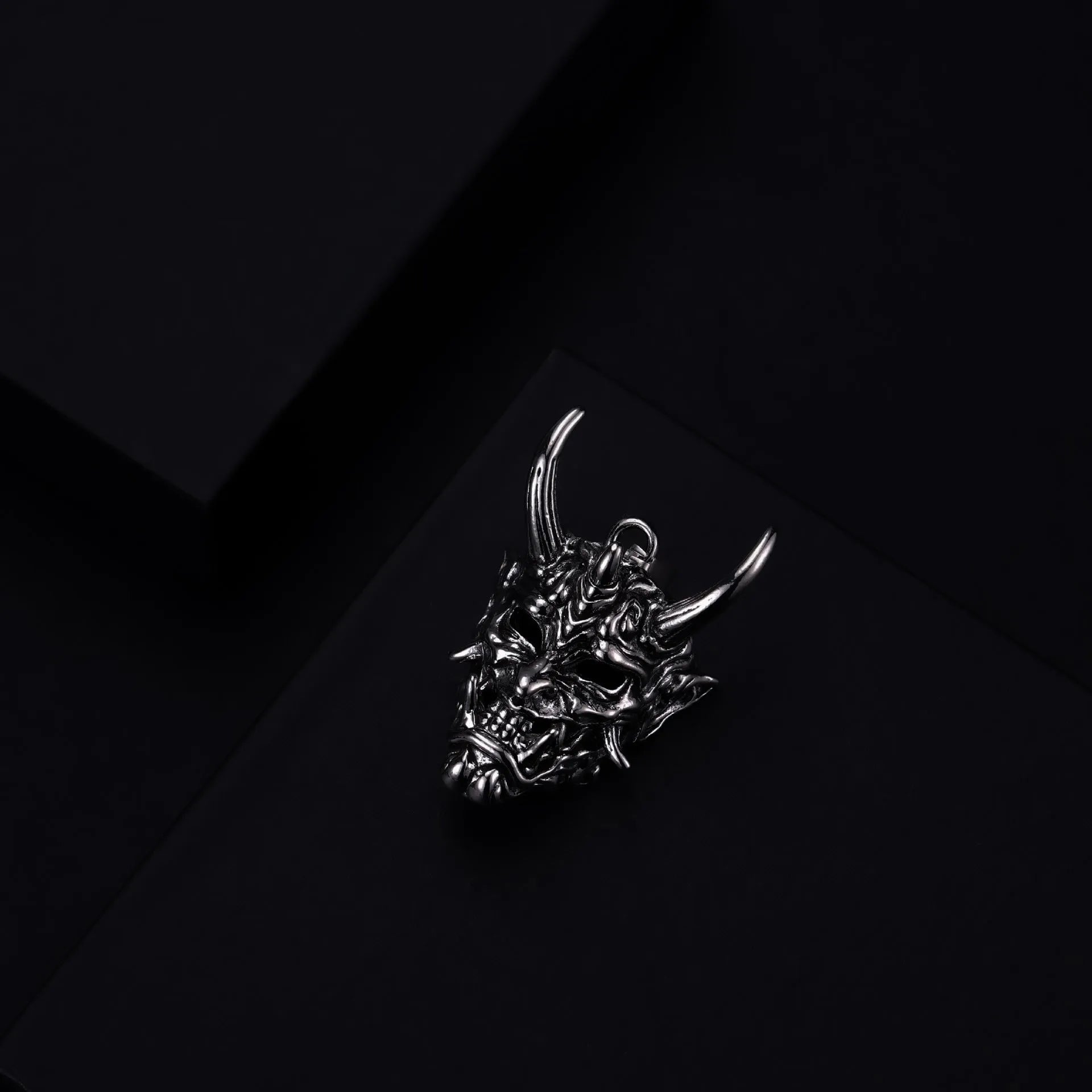 Men's silver vintage necklace with 40mm zinc alloy pendant