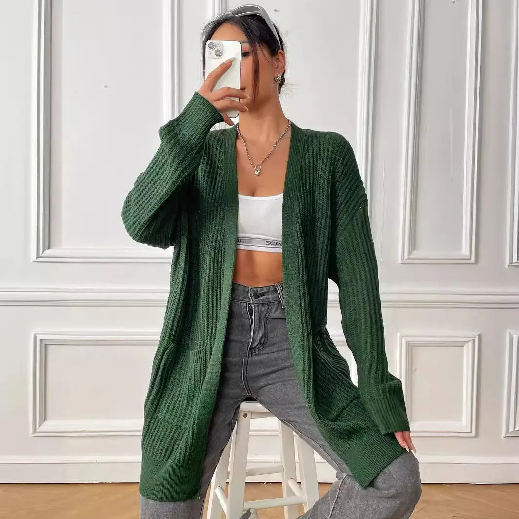 Women's dark green acrylic cardigan with double pockets and regular sleeves