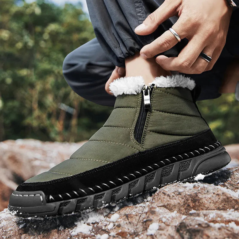 Men's plus size snow boots in black colour with round toe and non-slip rubber sole