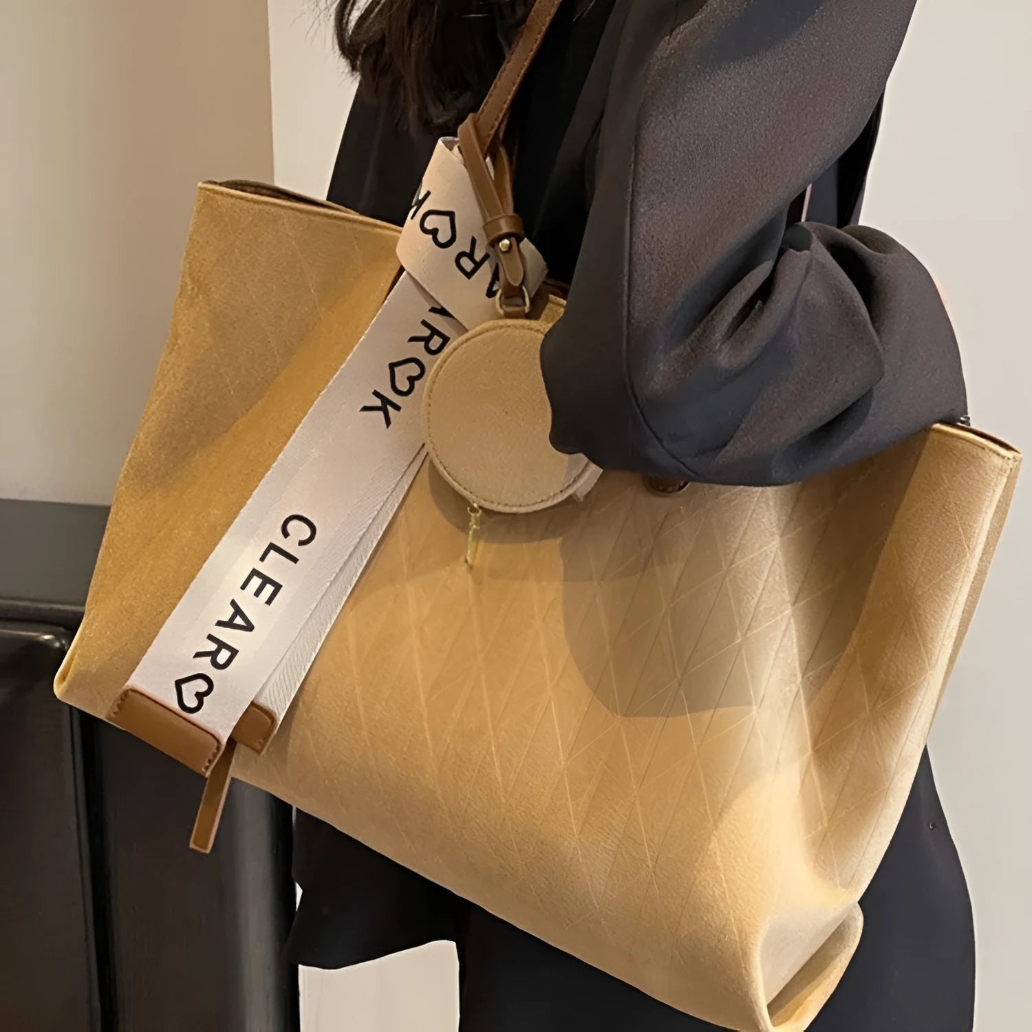 Green casual large capacity polyester tote bag with horizontal square shape showing internal zipper compartment