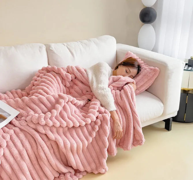 Soft Wind bubble velvet faux rabbit fur blanket in blue colour showing double-sided thickening texture