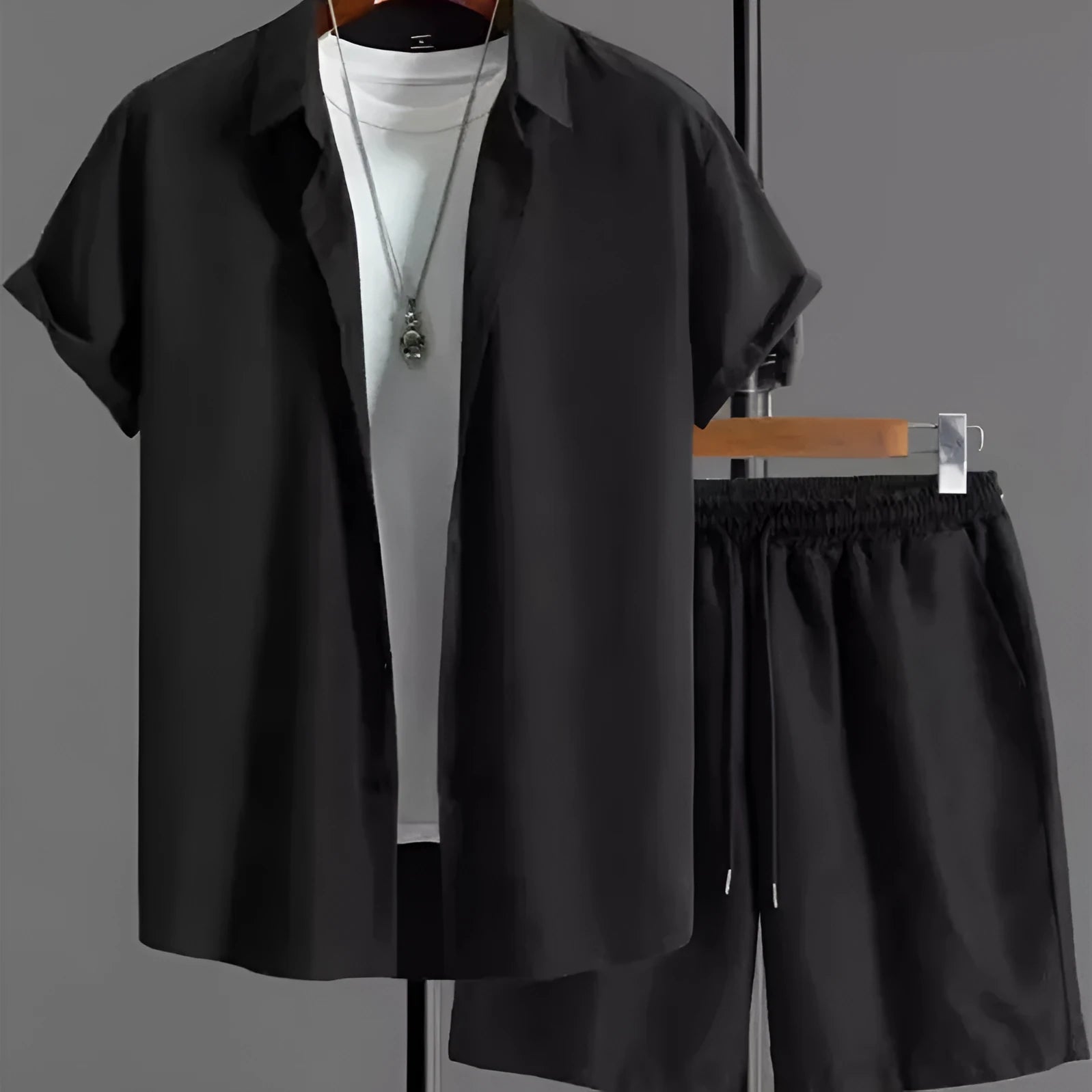 Men's Jacquard polyester blend short sleeve suit with matching shorts in solid colour
