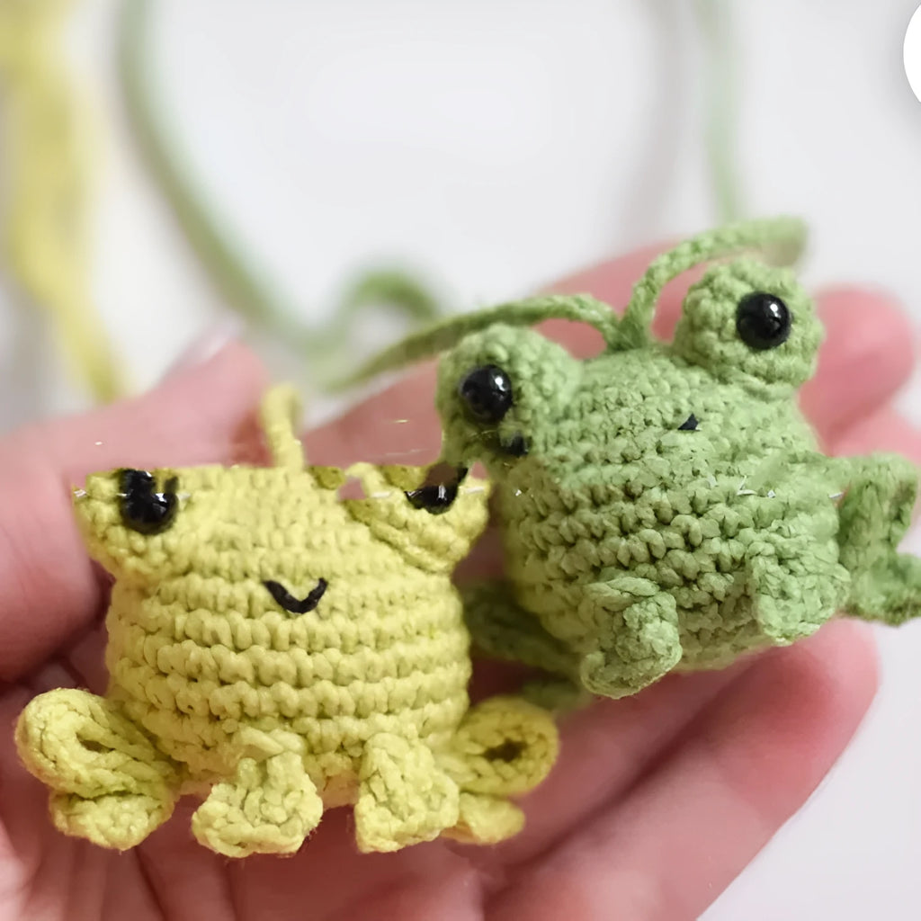 Green handmade woven frog automotive pendant hanging with 5cm by 15cm dimensions