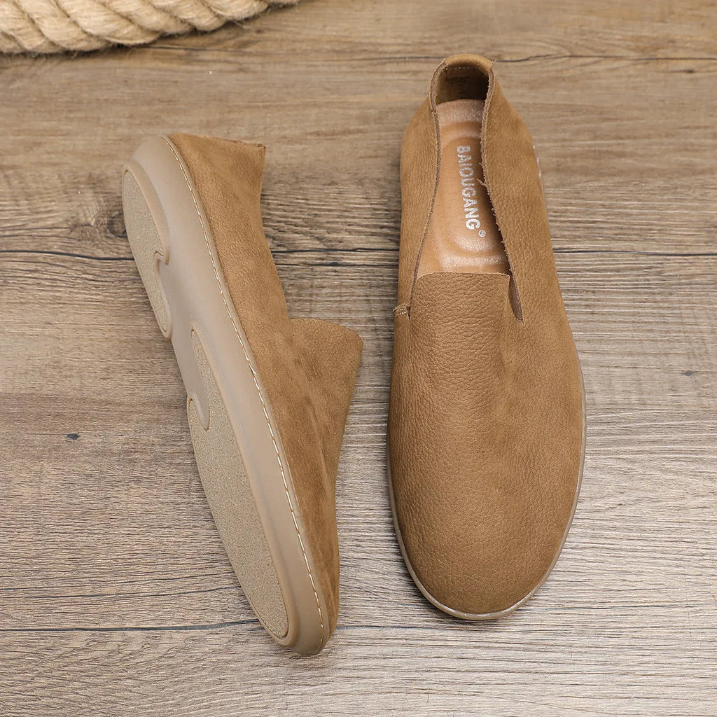 Handmade men's low-top casual shoes in khaki cowhide leather with wedge heel and rubber sole