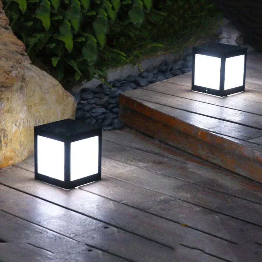 Solar garden light with LED illumination for outdoor landscape and lawn use