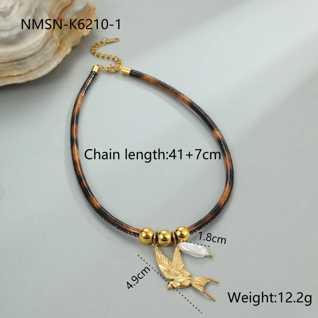 Leopard print geometric stainless steel necklace with gold electroplating on adjustable 41-50cm chain
