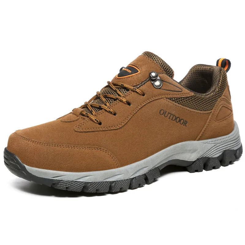 Men's low-cut outdoor casual shoes in army green on a neutral background.