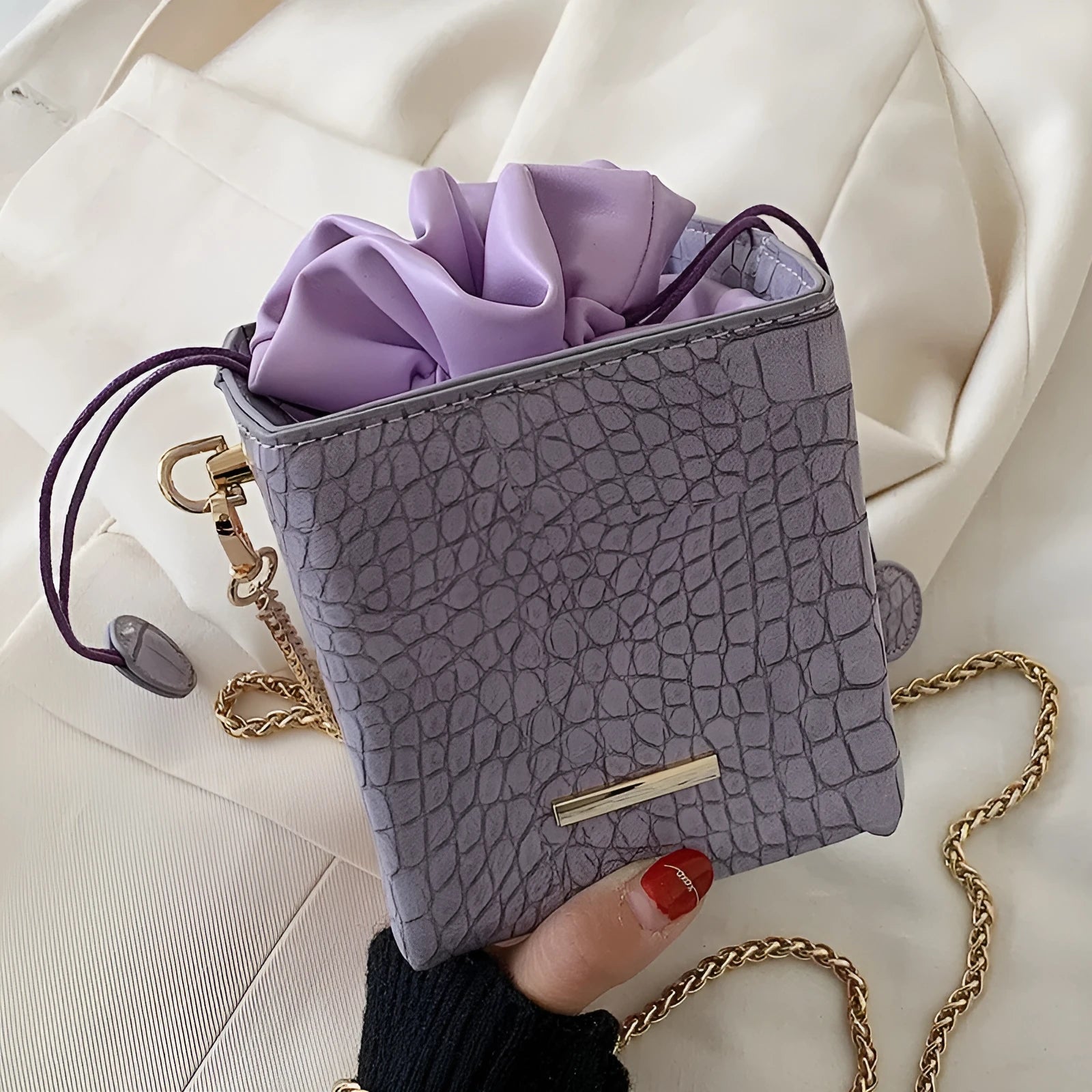 Korean style one shoulder messenger bag with chain detailing and bucket shape in multiple colour options