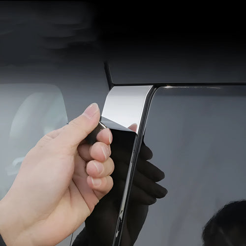 23 Outlander car A pillar and B pillar with applied protective film in carbon fibre pattern