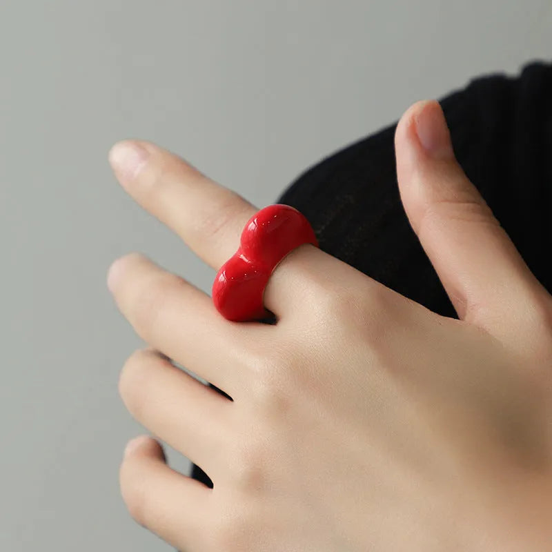 Heart-shaped zinc alloy enamel ring with three-dimensional detail in four colour options