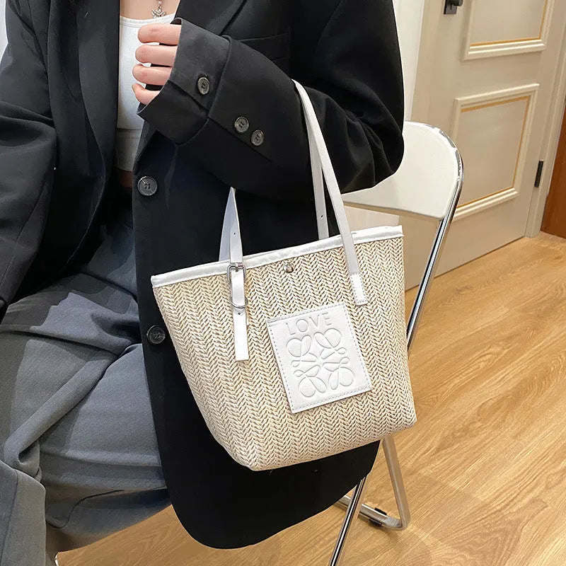 Women's straw woven shoulder bag with European retro style and three-dimensional pocket