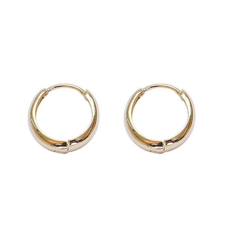 Women's minimalist geometric water drop earrings in gold or silver finish