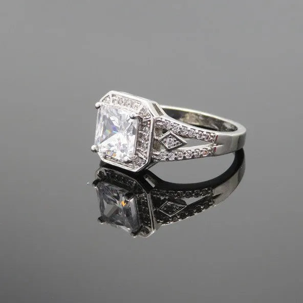 Geometric women's zircon ring with hollow ornament design in platinum colour