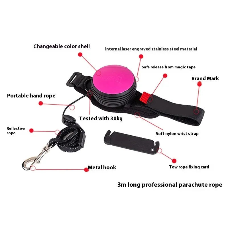 Retractable dog leash extended to 3 metres with automatic mechanism and nylon construction