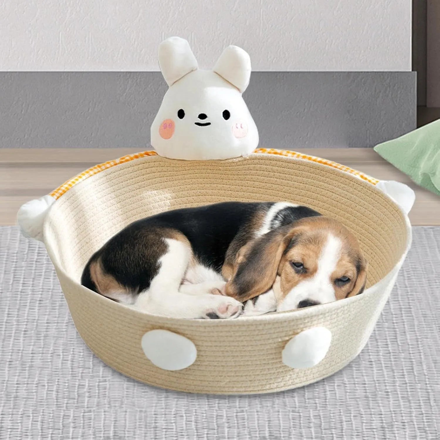 Woven cotton rope cat bed basket with scratching surface in bear design