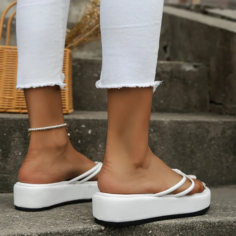 Thick sole herringbone pattern flip-flops in multiple colours for summer beach wear