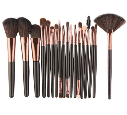 MAANGE 18-piece makeup brush set showing fan brushes and variety of brush heads