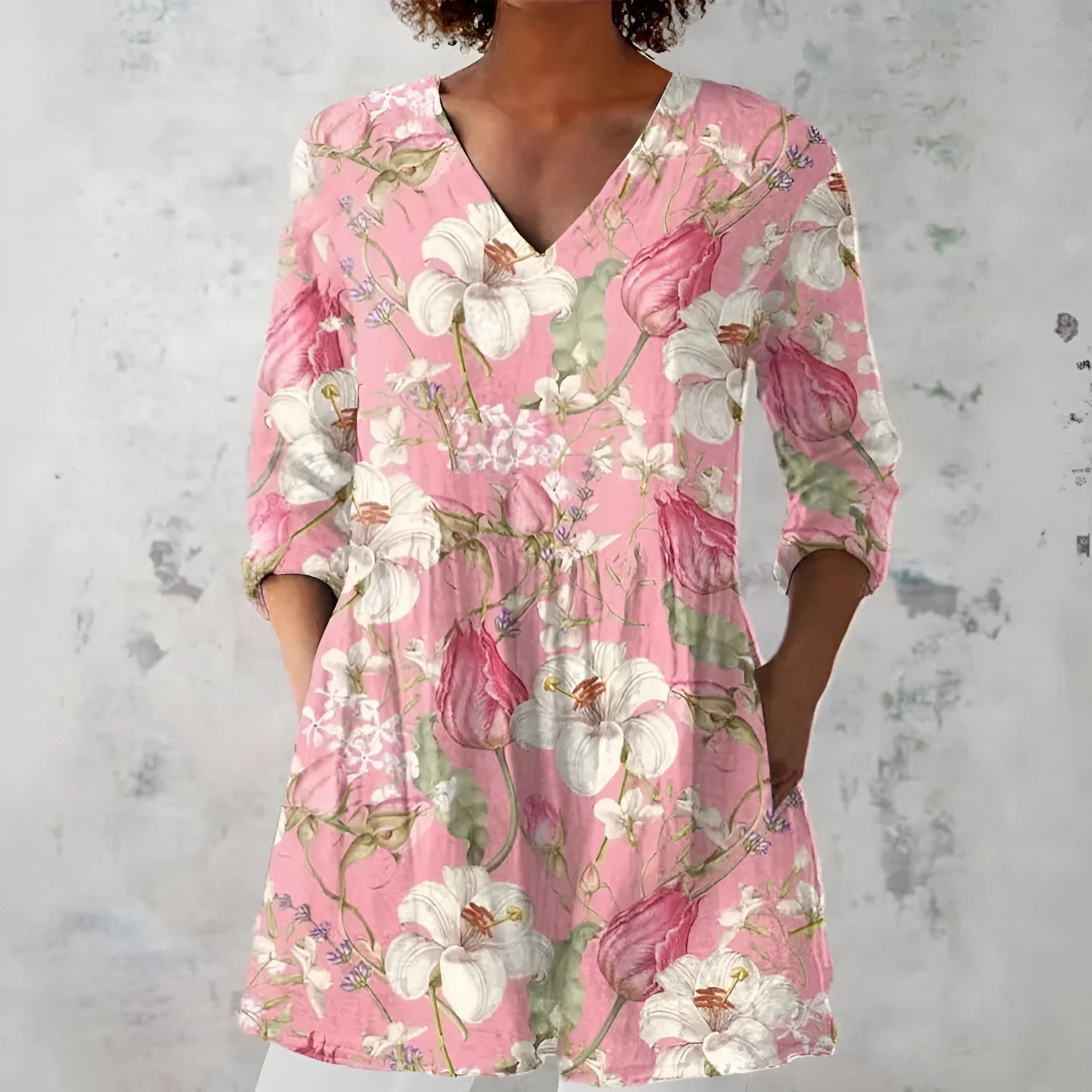 Women's retro slim fit long-sleeved top with digital print pattern in polyester fabric
