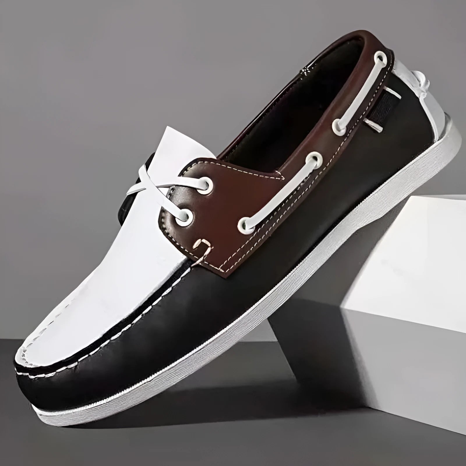 Men's British-style casual shoe with artificial PU upper, flat heel and round toe in solid colour.