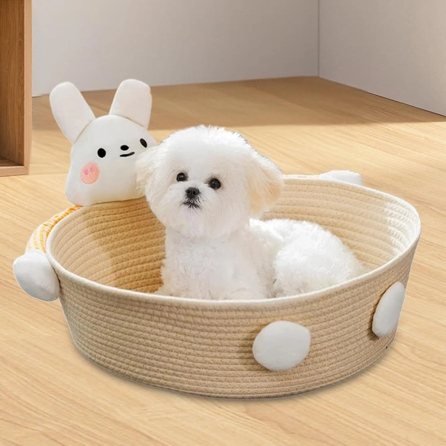Woven cotton rope cat bed basket with scratching surface in bear design