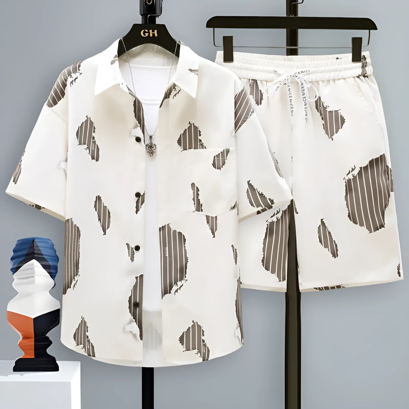Men's casual sports two-piece set with short-sleeve top and shorts in various colours
