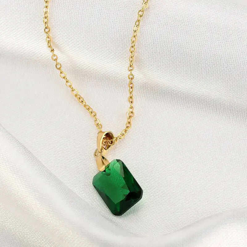 Copper rectangular geometric necklace with quadrilateral pendant on O-ring chain in green colour