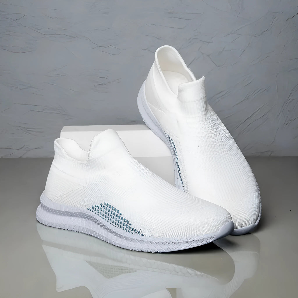Popcorn flyknit casual sneaker in solid colour with low top, flat heel, and round toe design.