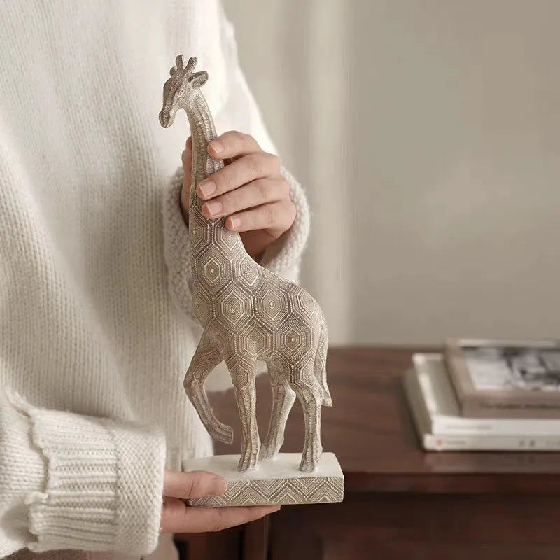 Wood-coloured European style synthetic resin giraffe decoration figurine.