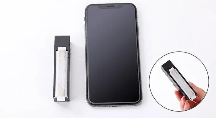 Black portable case containing 40 disposable mobile phone screen cleaner wipes.