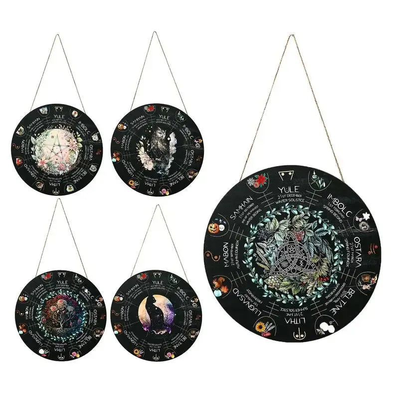 Wooden holiday decorative pendant with American folk art designs