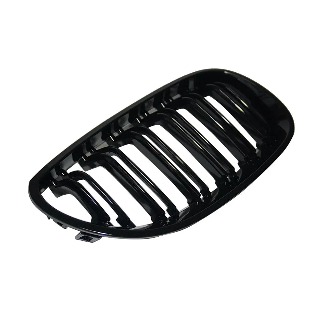 Pair of ABS carbon fibre texture front grilles for BMW 5-Series E39 E60 E66 models.