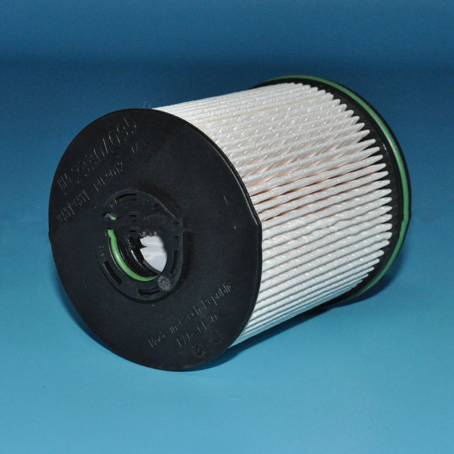 Diesel fuel filter and gasket kit for Vauxhall and Opel Astra K vehicles, showing white filter element.