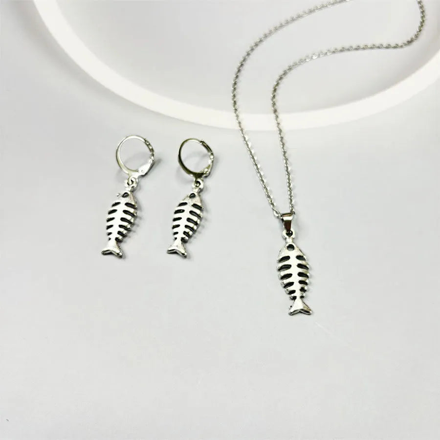 Fishbone motif pendant necklace with matching earrings on adjustable O-shaped alloy chain