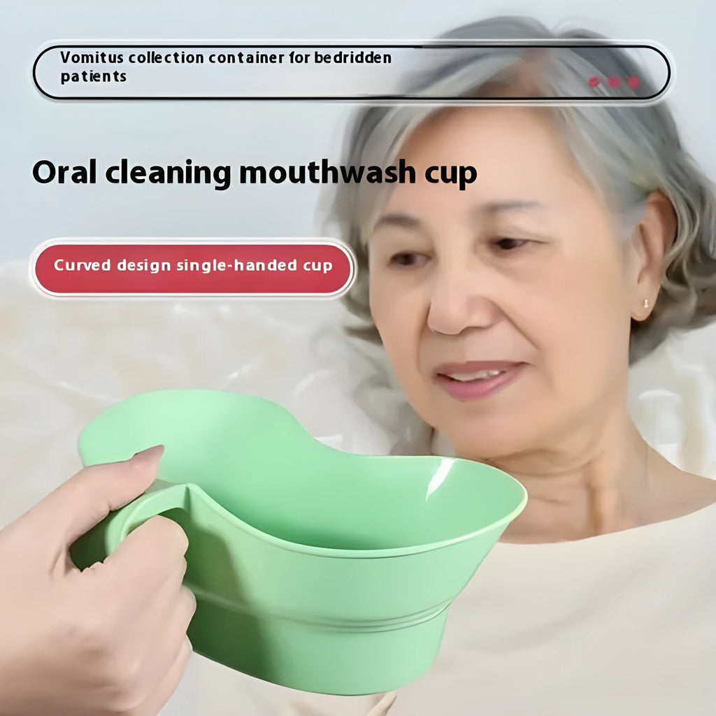 Green plastic gargle cup for bedridden elderly nursing care