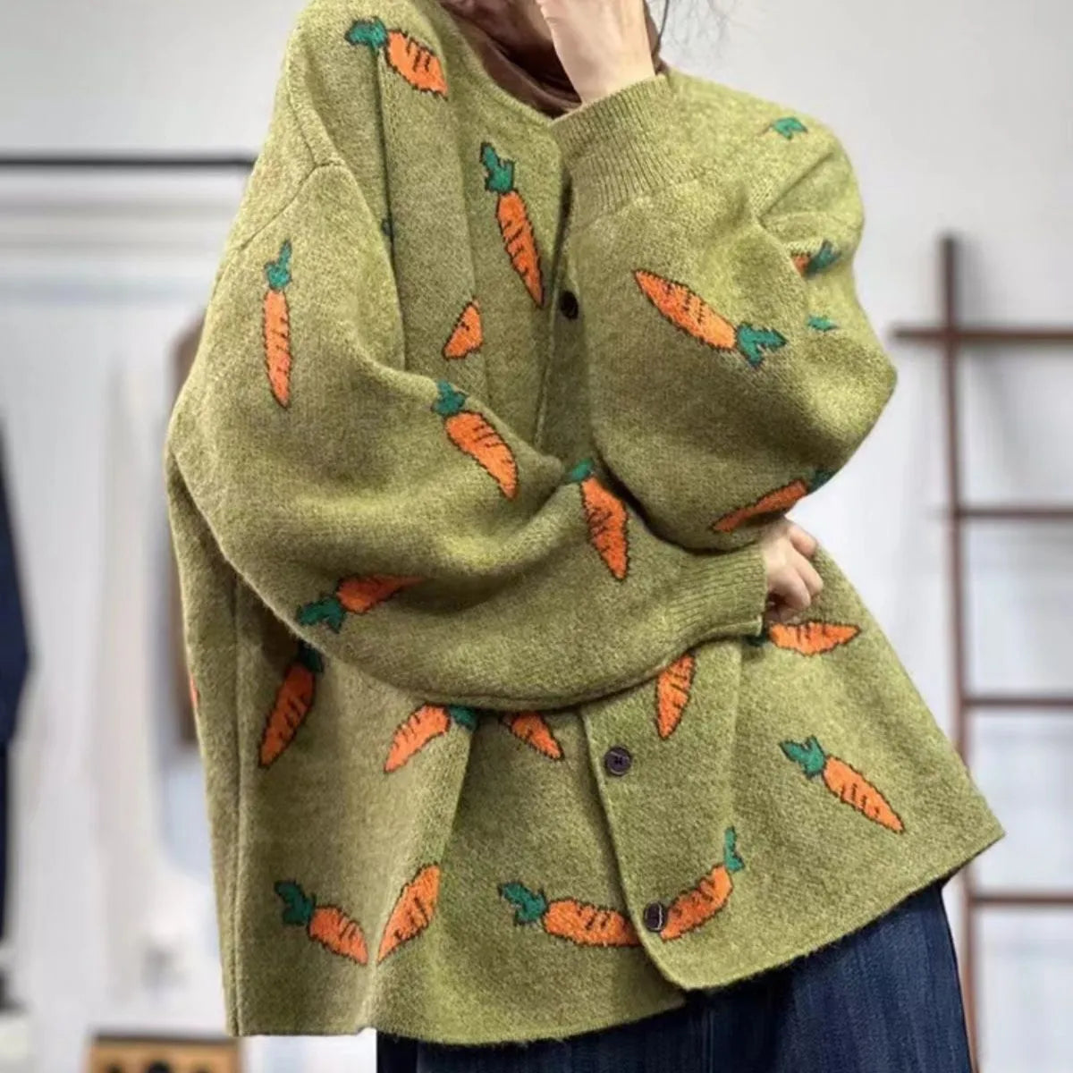 Women's loose fit cardigan with Mori artistic colour contrast print on viscose fabric.