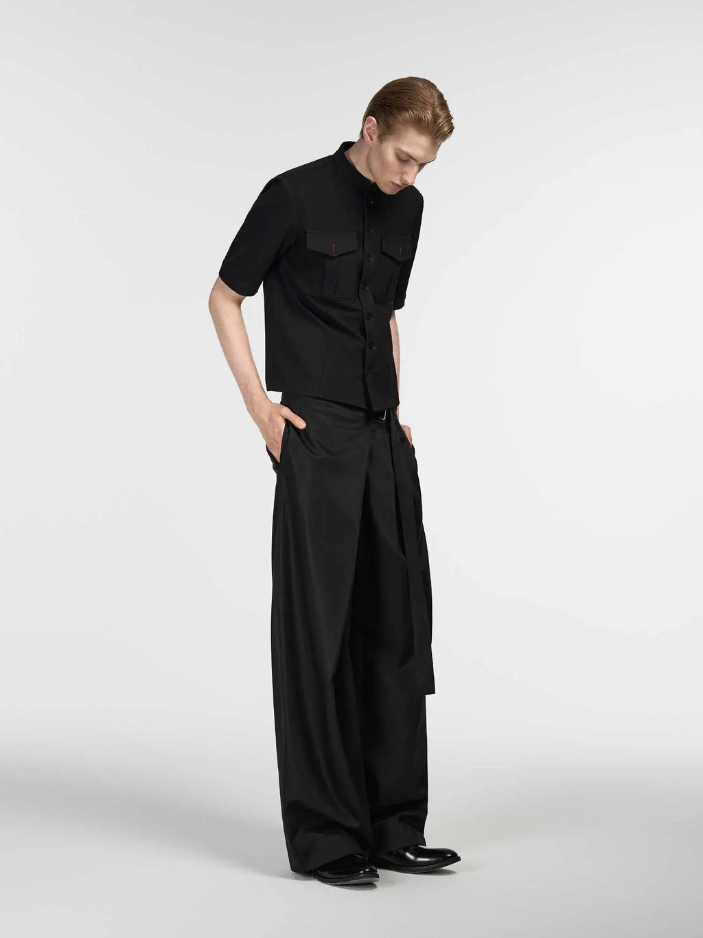 Black loose cut straight-leg trousers with adjustable waist in Tencel-cotton fabric