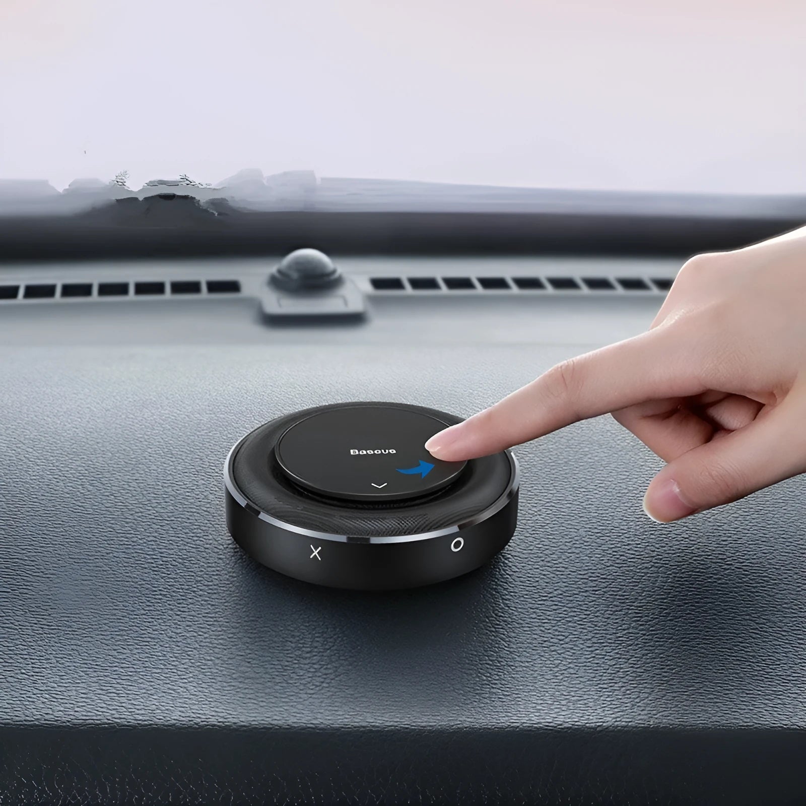 Round aluminium alloy car fragrance seat in black colour with seat-type placement design