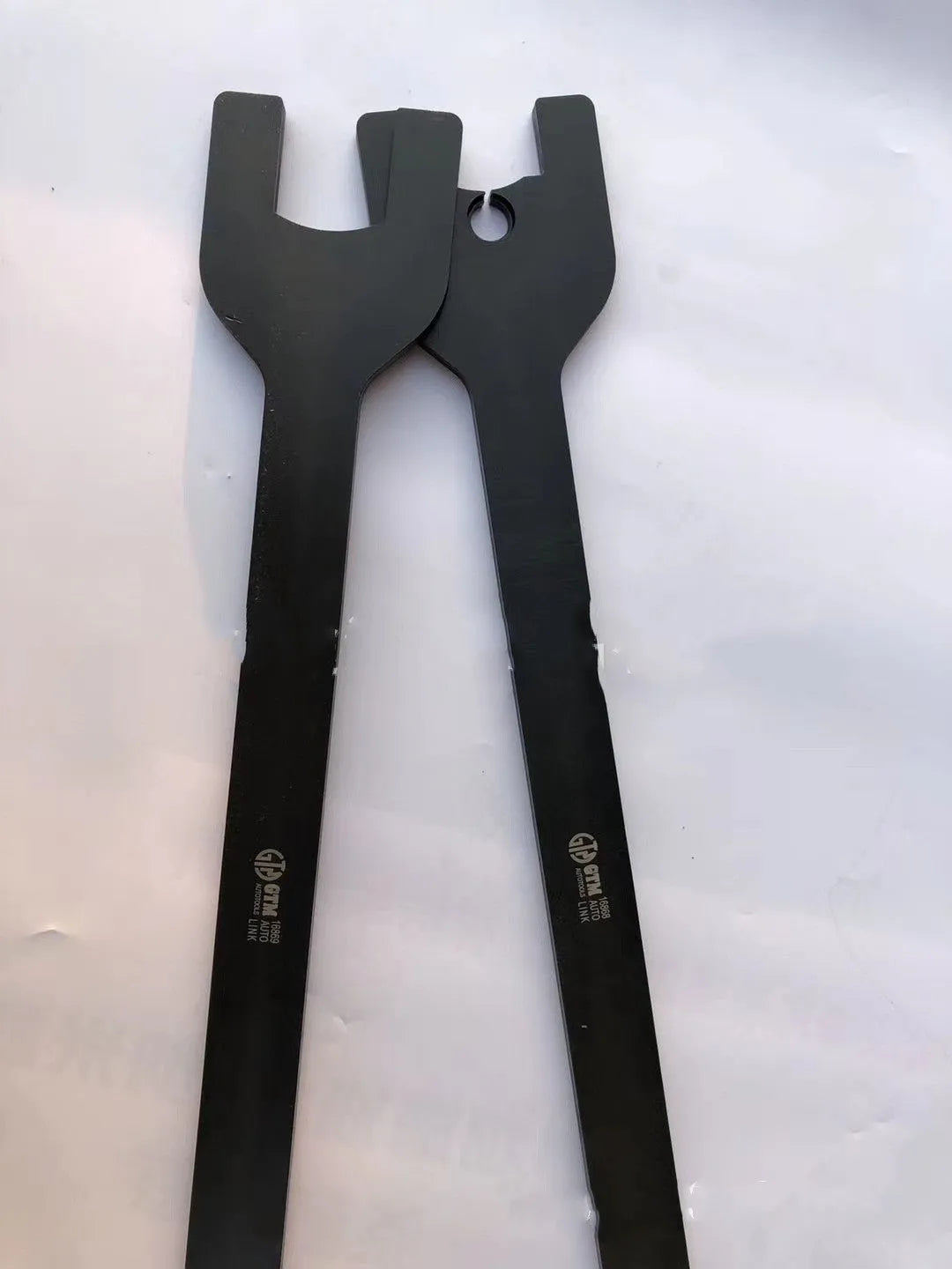 Land Rover fan wrench set with 36mm spanner and 40mm spanner with hole made from alloy steel.