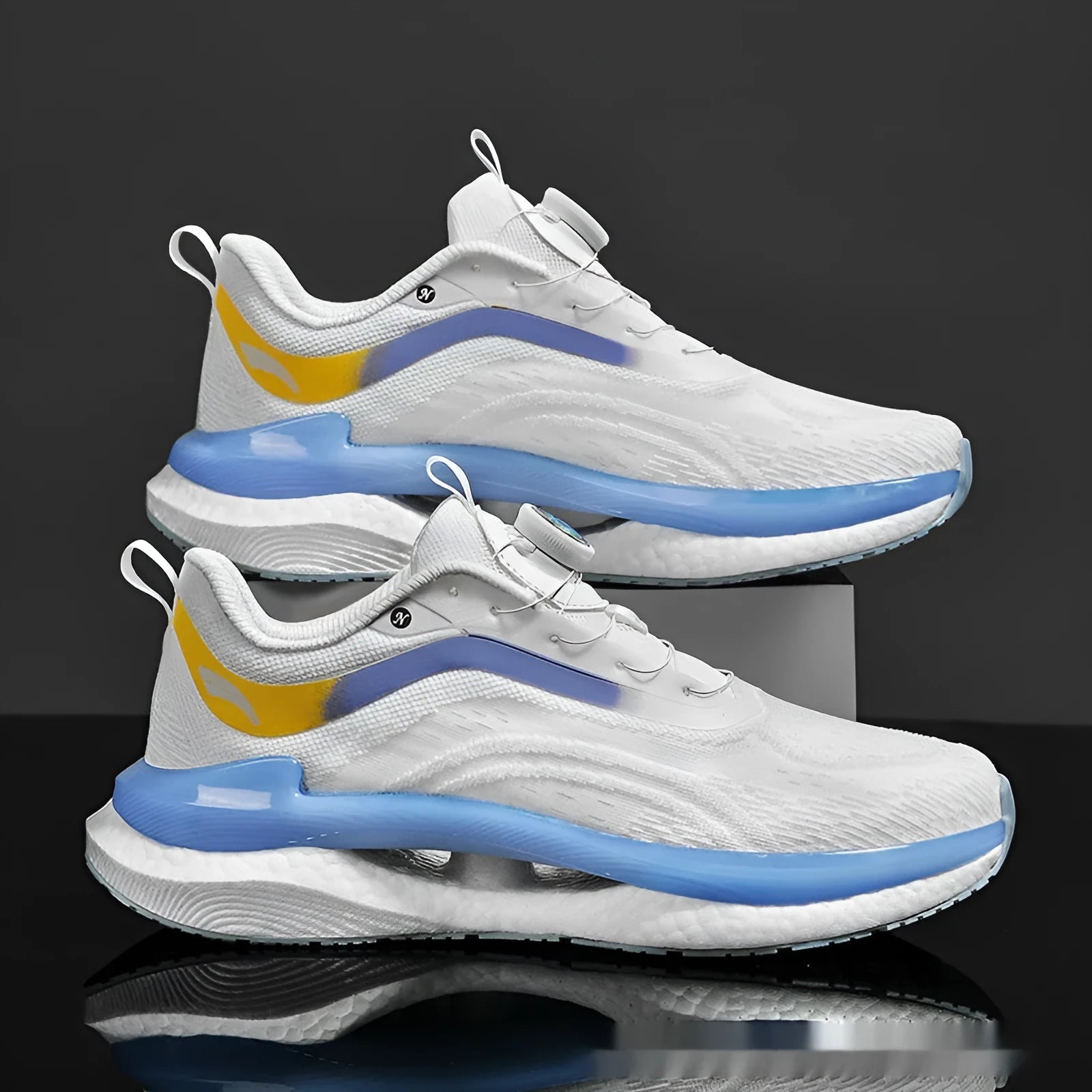Men's high-top breathable running shoes in cotton candy colour with mesh upper and buckle fastening