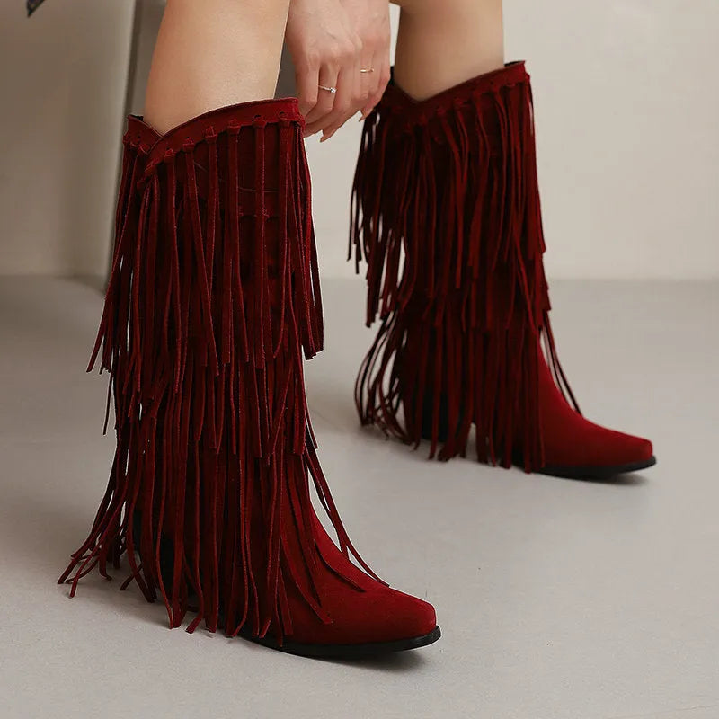Women's suede knee-high boots with tassel detail and chunky heel in beige colour