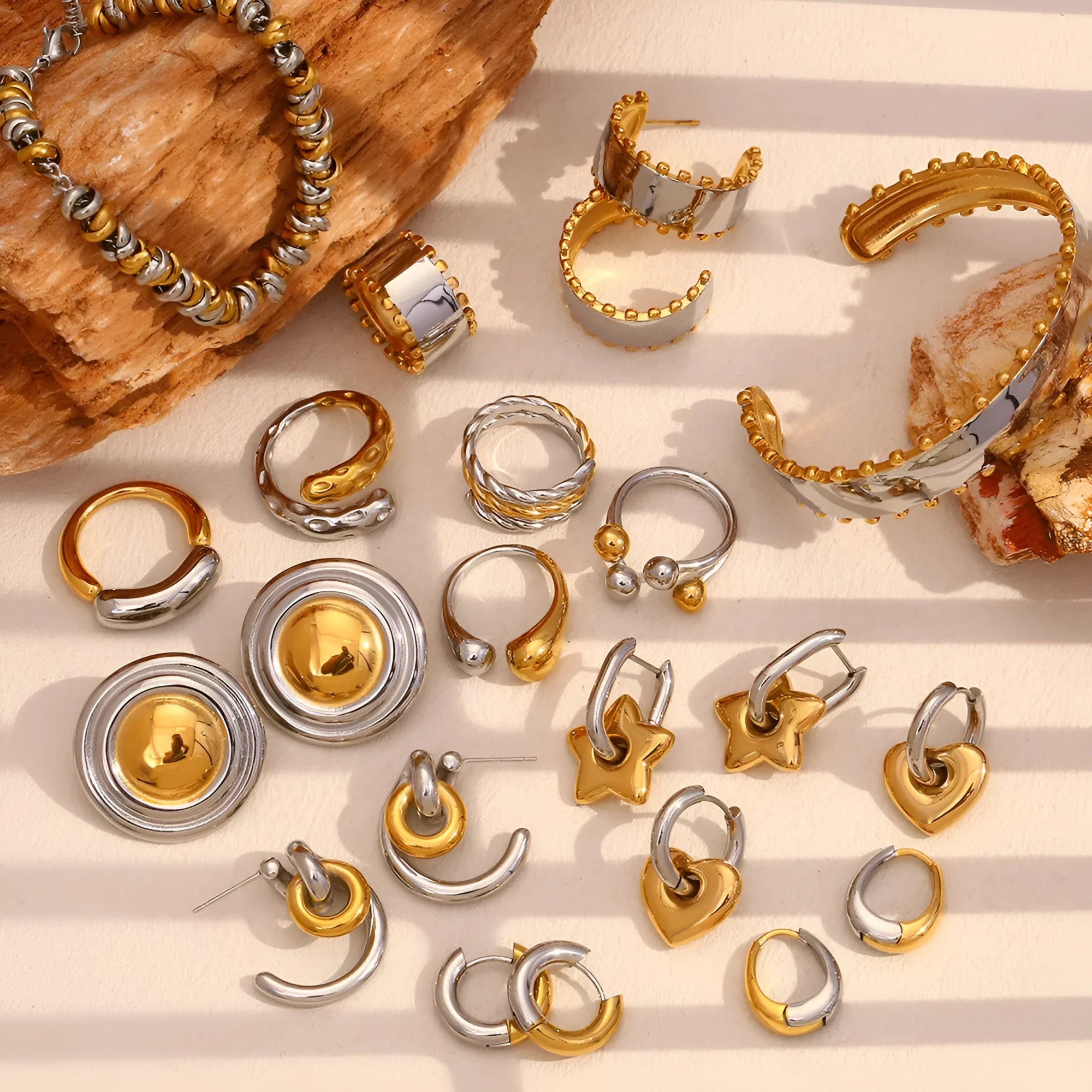 Stainless steel gold electroplated earrings, bracelet and necklace jewellery set with geometry design