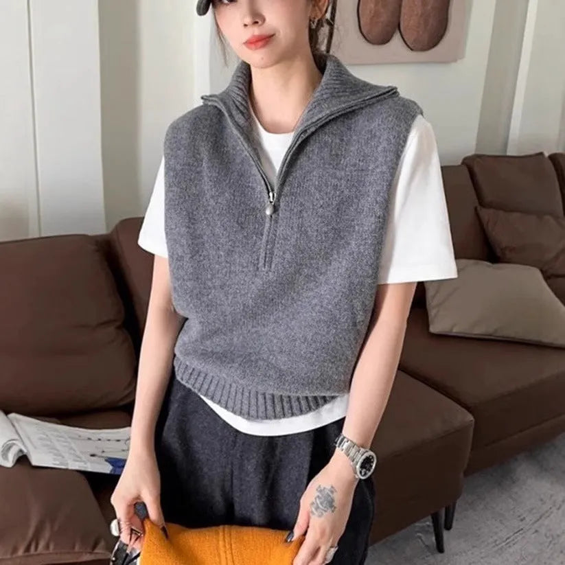 Retro half zip sleeveless knit vest with 3D mesh pattern in solid colour