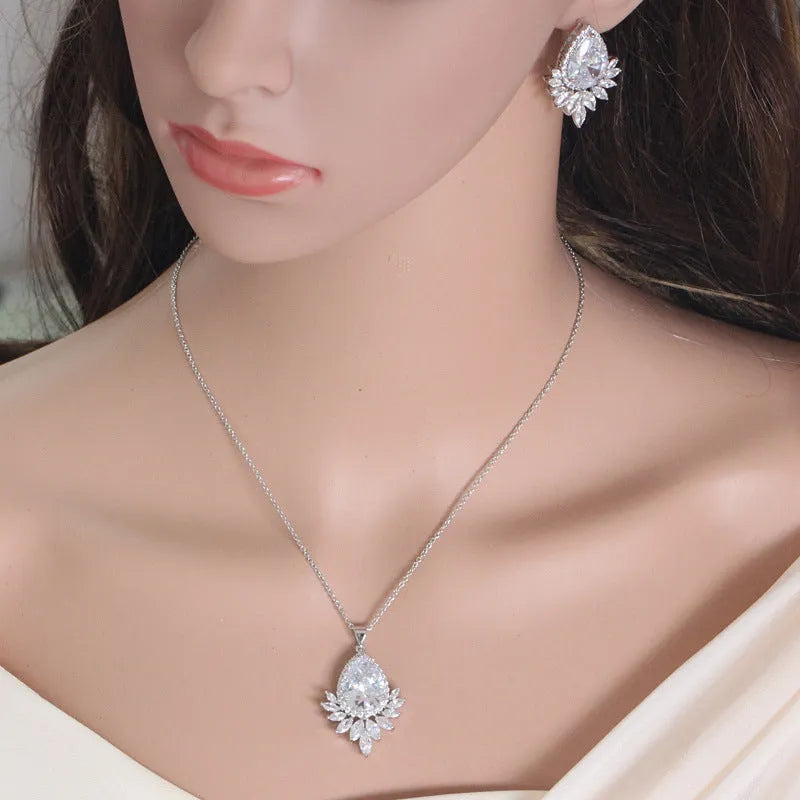 AAA jewellery chain set for bridal banquets in blue, red and white colour options