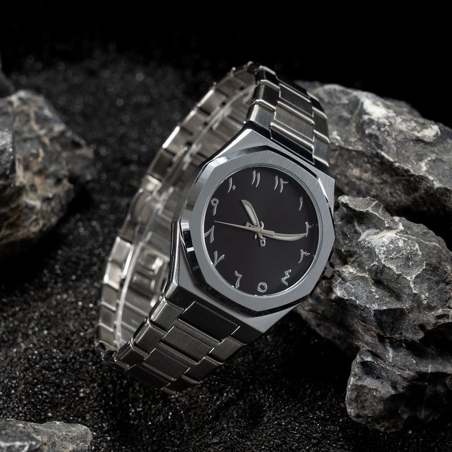 Men's business quartz watch with stainless steel bracelet showing 10mm thickness