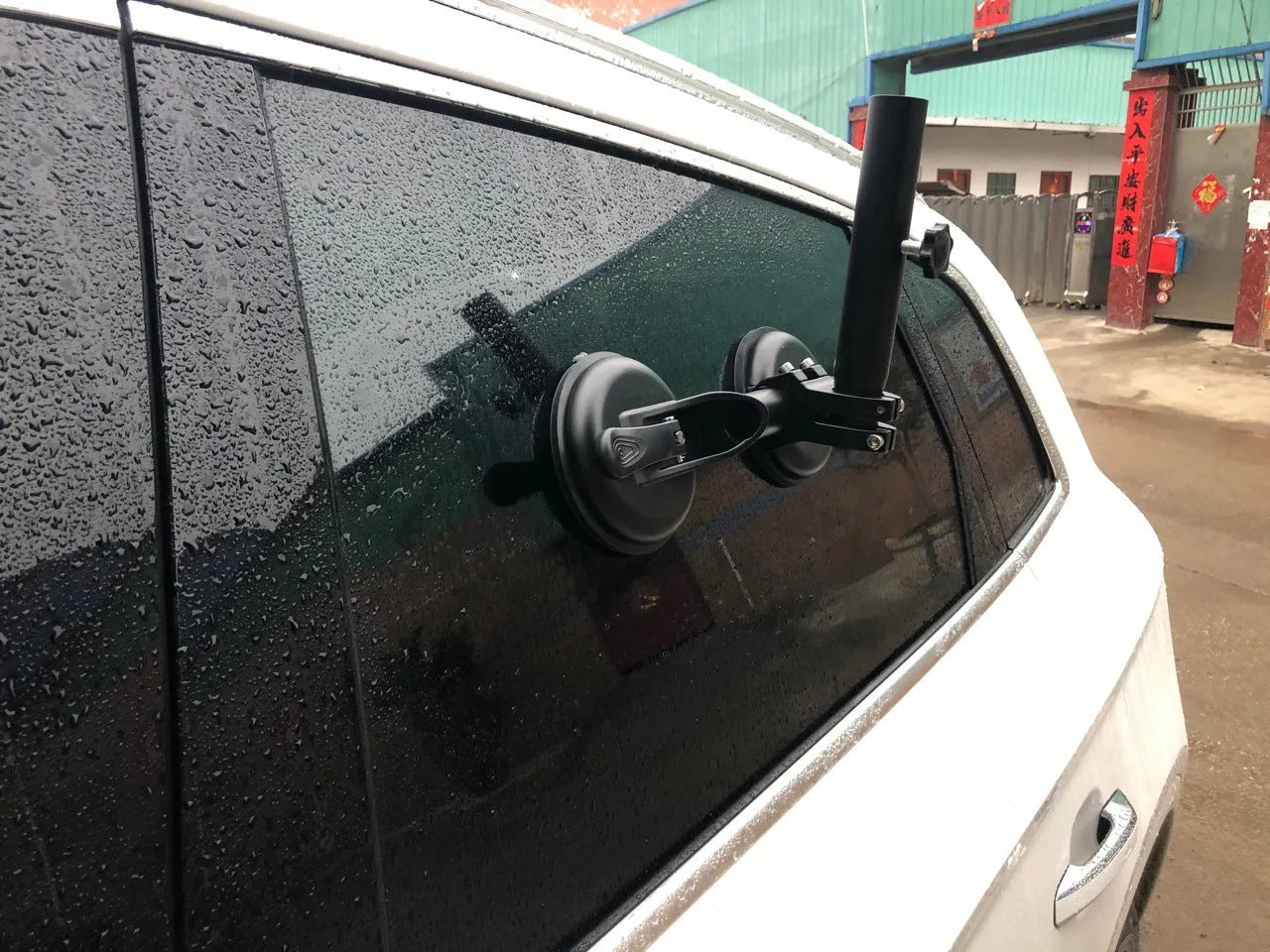 Black ABS plastic off-road car sucker base with round rubber disc for glass mounting