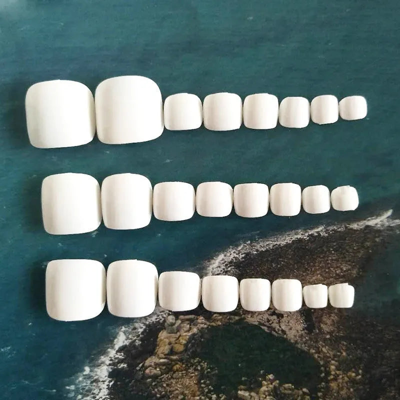 White starry sky pattern glue-on fake toenails set with 24 pieces for ladies DIY manicure