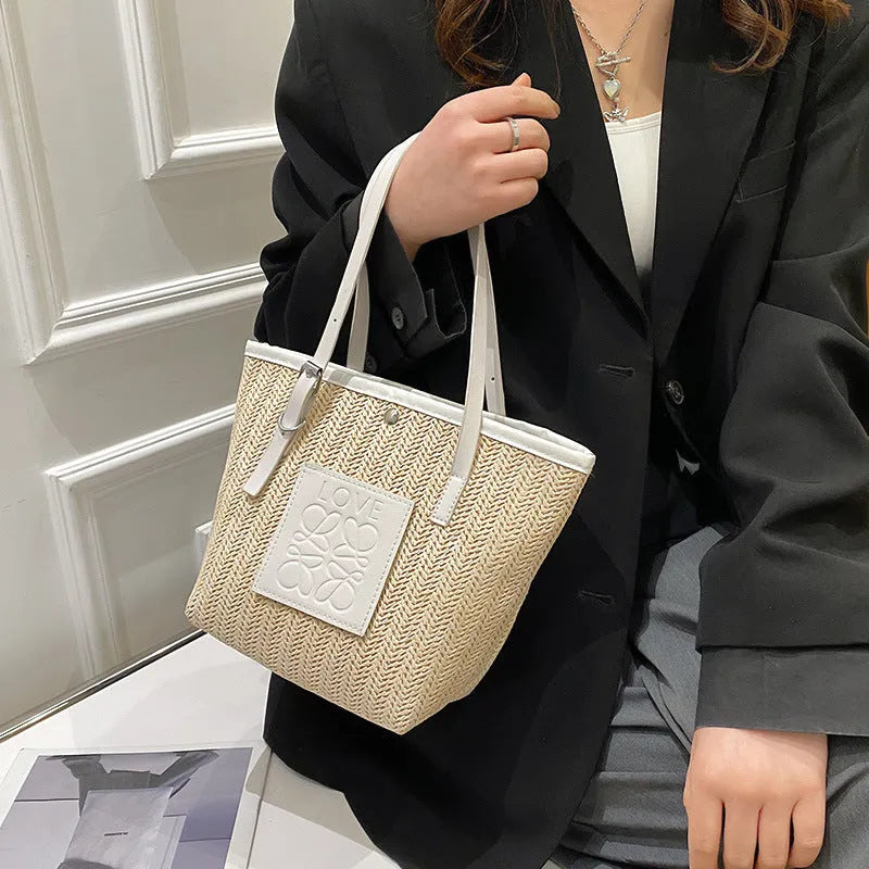 Women's straw woven shoulder bag with European retro style and three-dimensional pocket