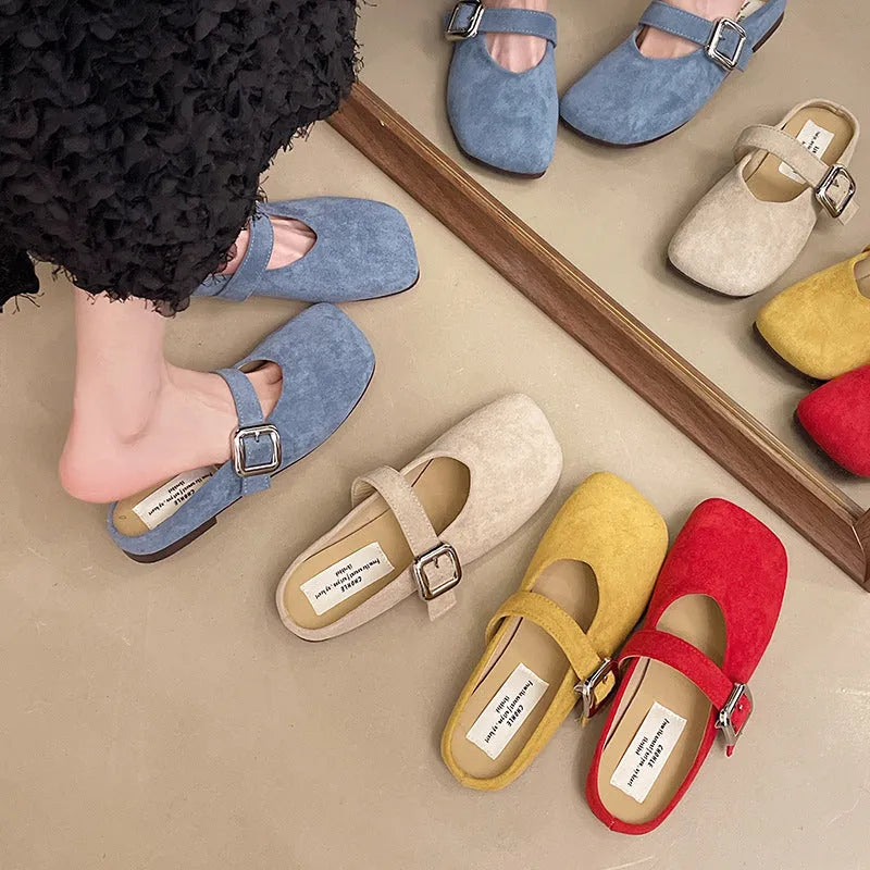 Women's flat closed toe slippers in apricot colour with square head toe and rubber sole