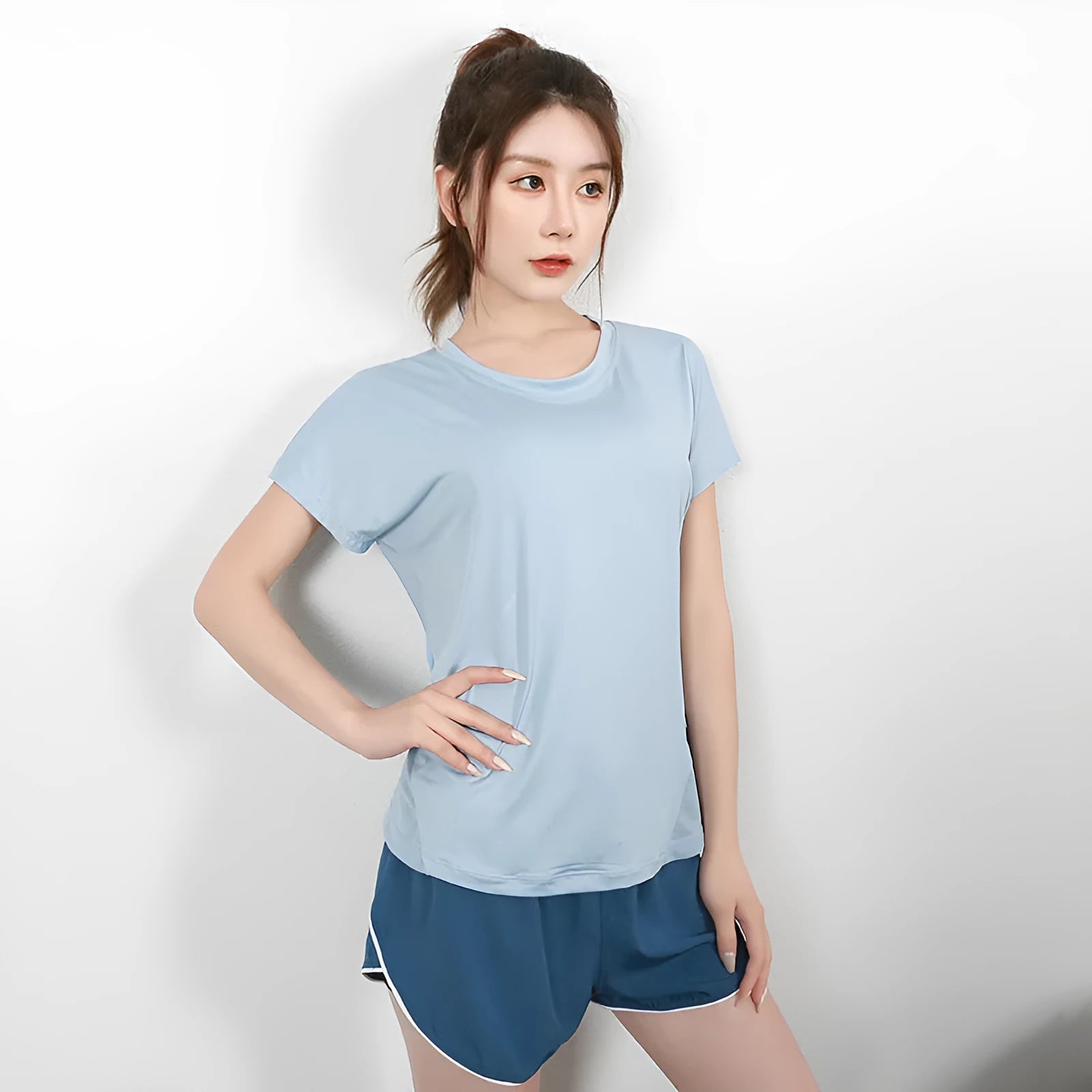 Women's short sleeve sports T-shirt in polyester for spring and autumn fitness activities