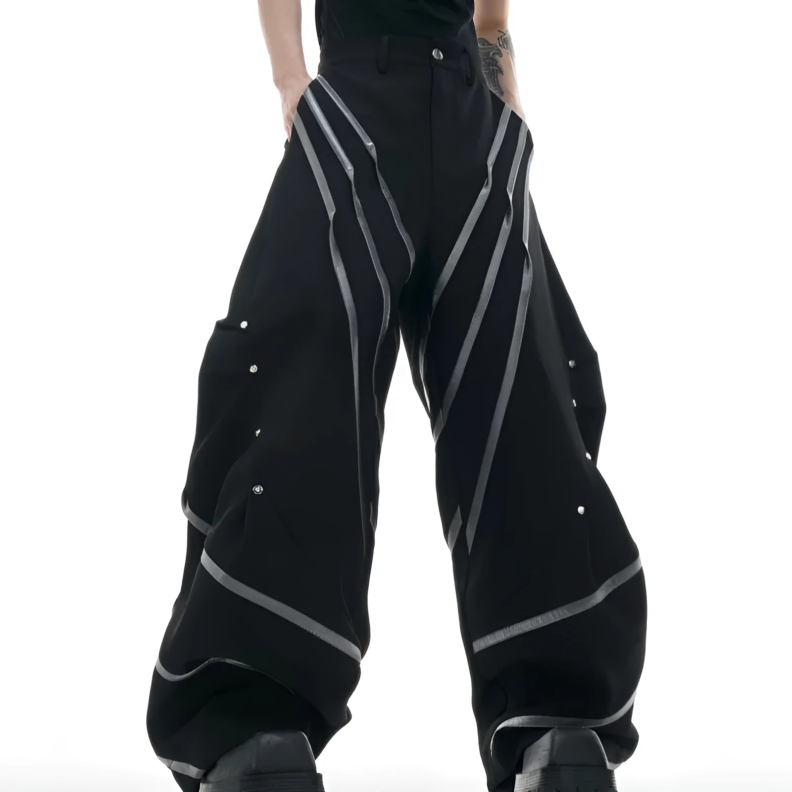 Men's polyester trousers with metal striped rivet pleats and three-dimensional cutting in black and white colour options